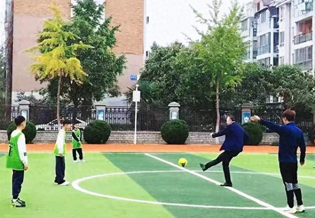 此起彼伏的, 盛宴就此拉, AA 此起彼伏的, 盛宴就此拉, AA