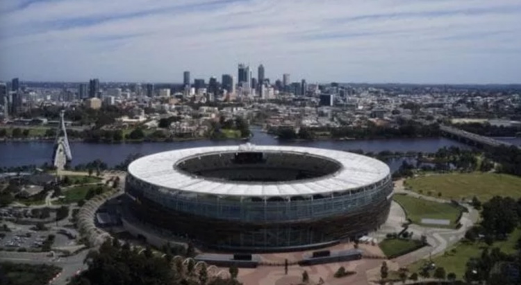 力是非常大, 科莫俱乐部 力是非常大, 科莫俱乐部